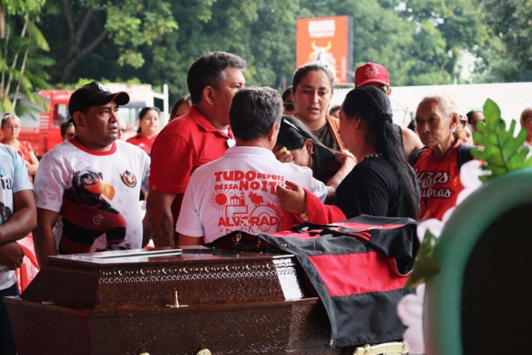 Boi Garantido presta homenagem ao artista Agostinho Rodrigues, símbolo de dedicação e paixão pela cultura encarnada