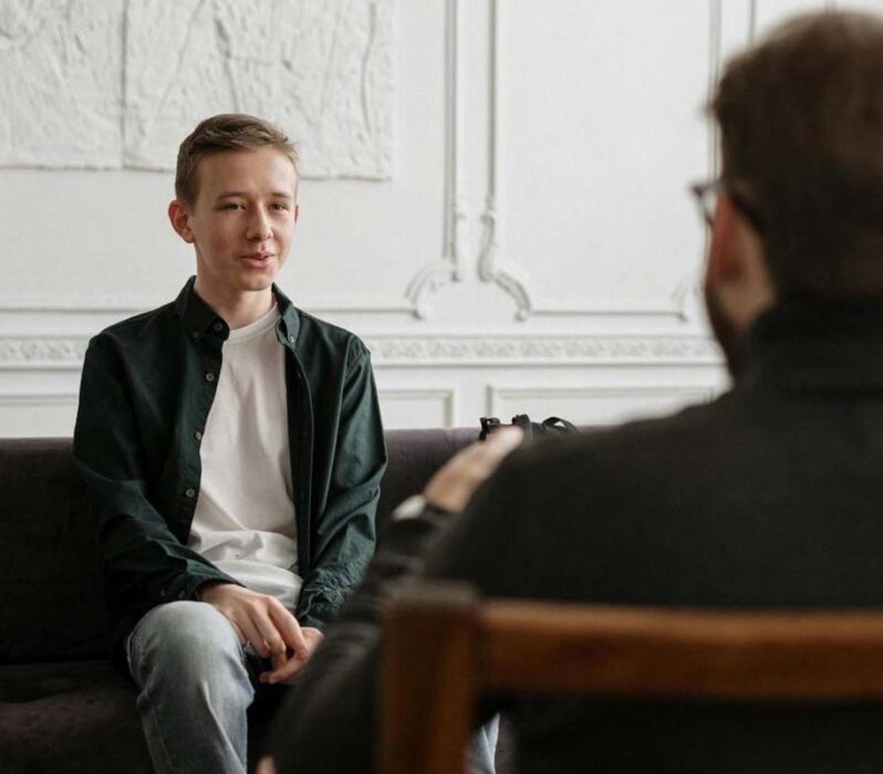 Psicóloga afirma que adolescência é o elo perdido no cuidado ao autista