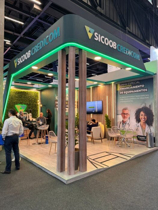 Sicoob Credicom marca presença na Hospitalar 2025