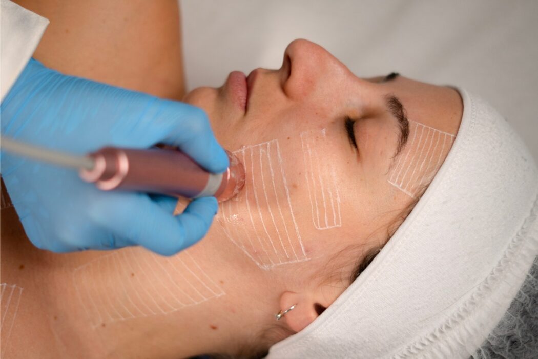 Rejuvenescimento facial movimenta setor estético no Brasil