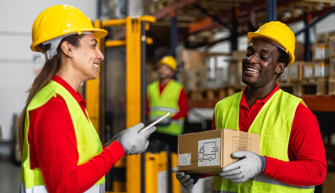 Manpower abre 100 posições para Auxiliar de Logística