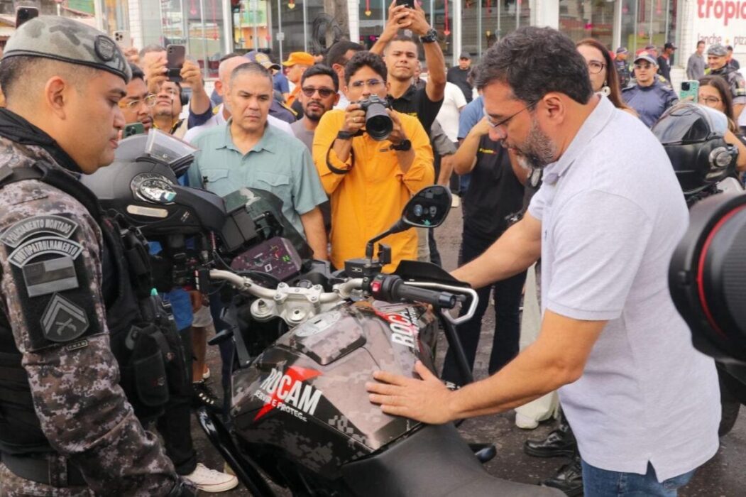 Governador Wilson Lima entrega 100 motocicletas para reforçar policiamento tático da Rocam