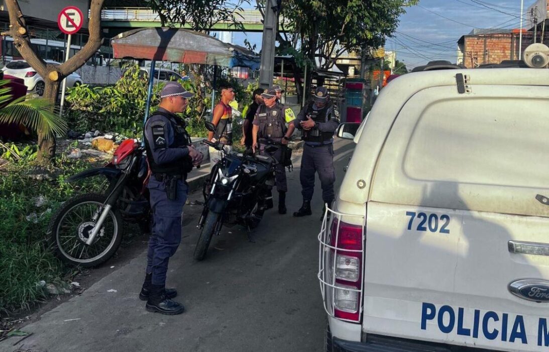 Policiais militares realizam manobra e salvam bebê de 1 mês e 15 com sinais de asfixia