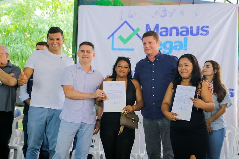 Com entrega de 210 títulos de terra, prefeito David Almeida reforça compromisso com moradia digna e inclusão de povos originários