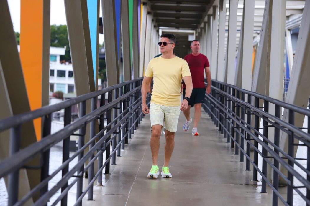 Prefeito David Almeida visita o mirante Lúcia Almeida e reforça ações da prefeitura diante da cheia do rio Negro