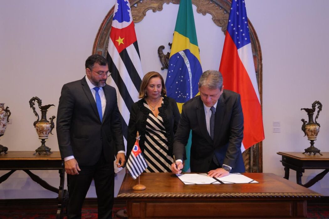 Governadores Wilson Lima e Tarcísio de Freitas firmam convênio para realização de 2,5 mil exames de DNA no Amazonas