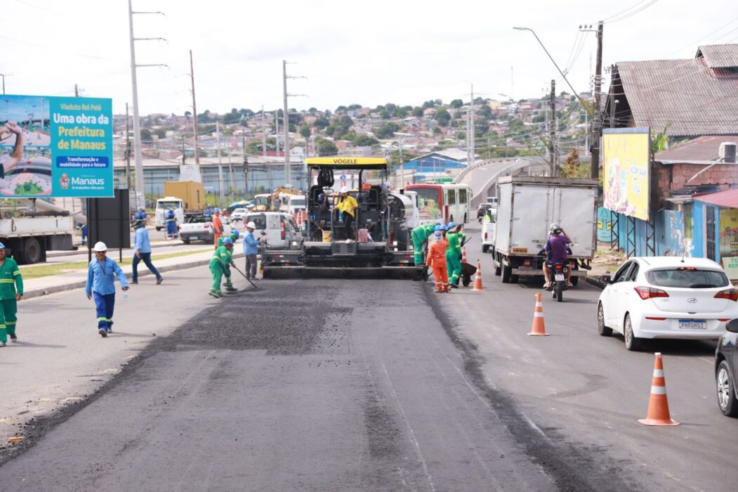 Prefeitura de Manaus avança com obras e serviços de urbanização no complexo viário Rei Pelé