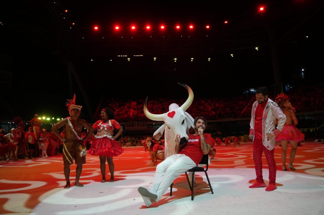 Festival de Parintins 2025: Boi Garantido promove explosão de alegria e torcida lota os dois lados em ensaio técnico no Bumbódromo