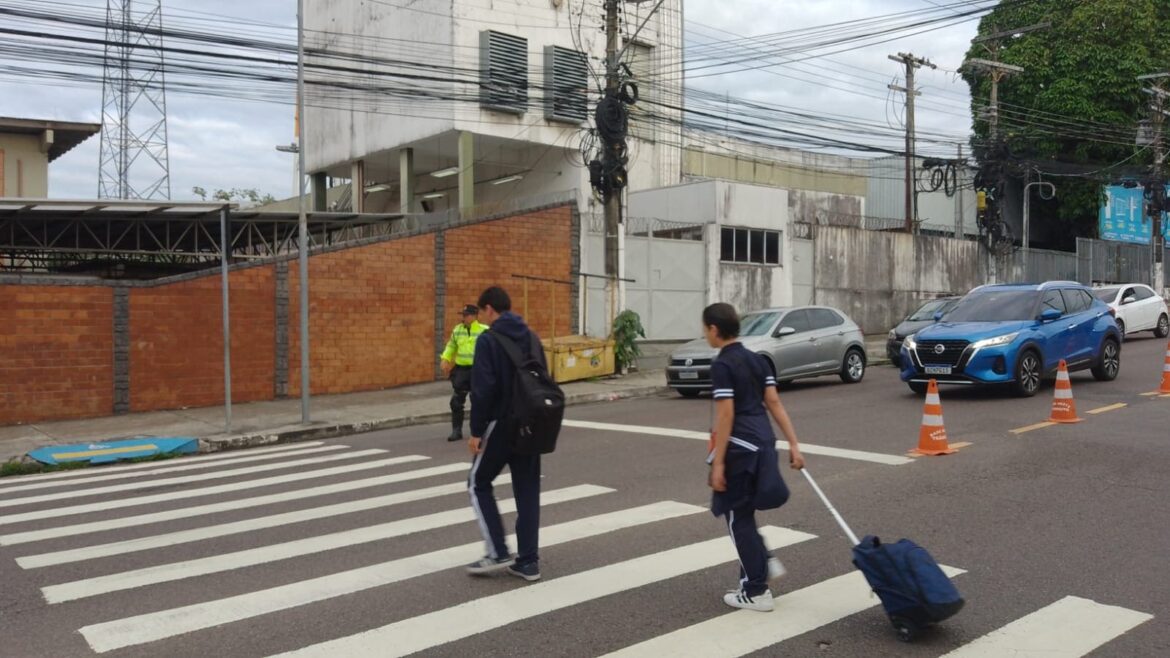 Prefeitura intensifica ações de ordenamento viário e segurança na zona Oeste de Manaus