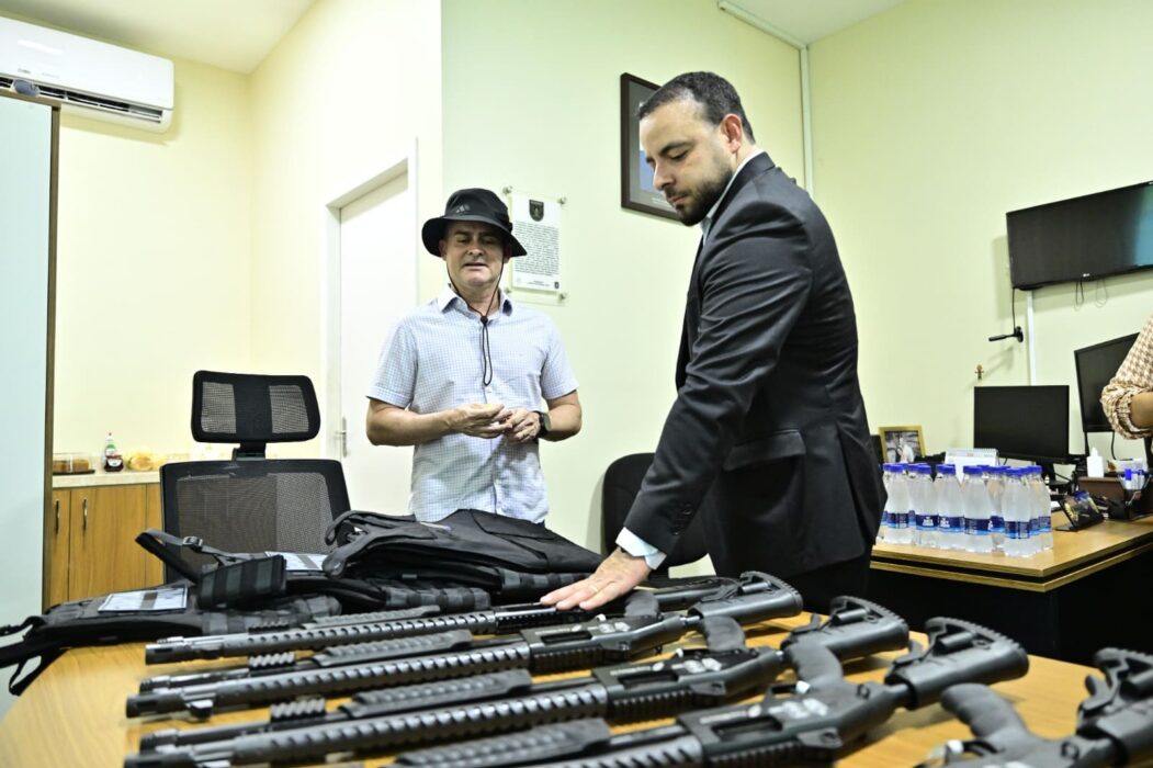 Prefeito David Almeida reforça segurança em Manaus com novos armamentos e equipamentos para a Guarda Municipal