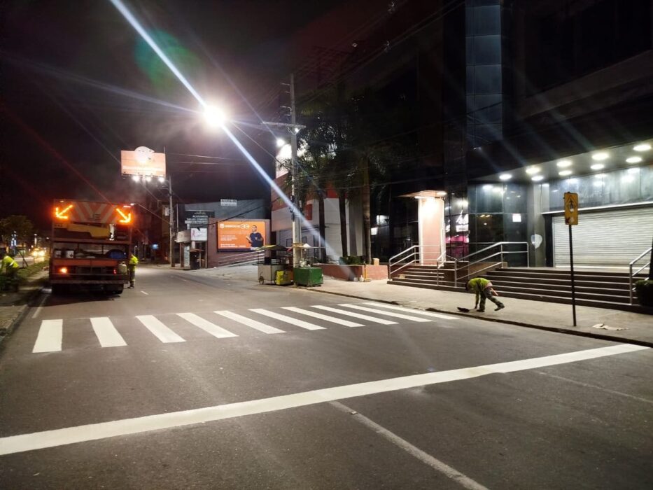 Prefeitura de Manaus intensifica ações de sinalização viária em todas as zonas da cidade