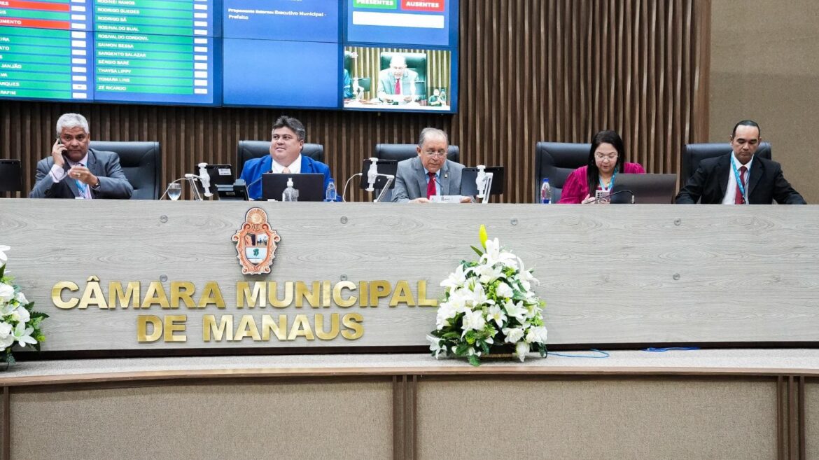 Câmara Municipal de Manaus aprova emendas ao projeto da Lei de Diretrizes Orçamentárias