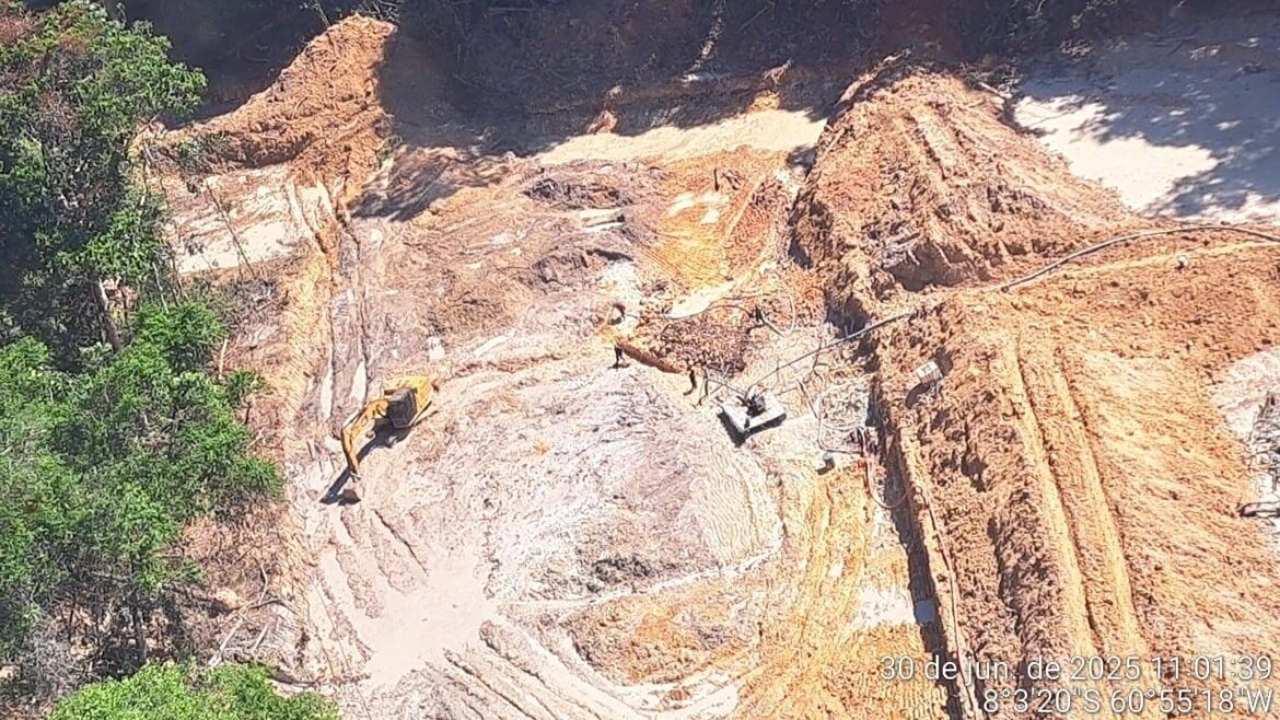 Ibama neutraliza frente nova de garimpo no interior do Parque Nacional dos Campos Amazônicos