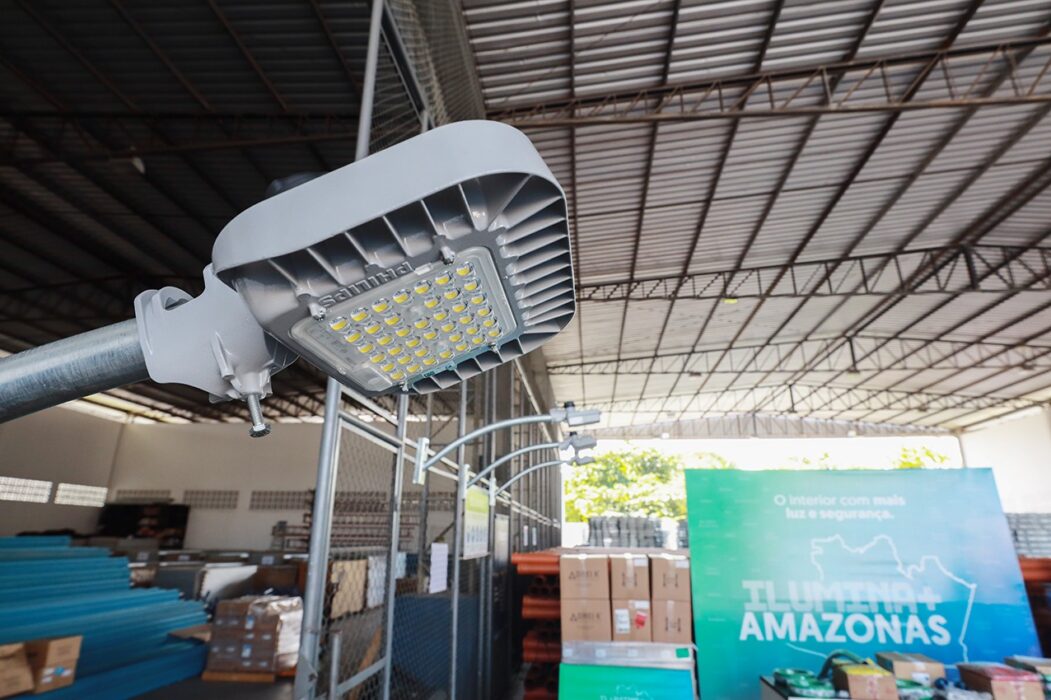 Governo do Amazonas envia luminárias de LED para instalação em mais quatro municípios