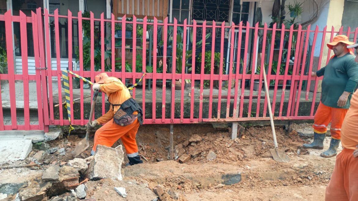 Prefeitura de Manaus substitui tubos por manilhas de concreto em rede de drenagem no bairro Alvorada 2