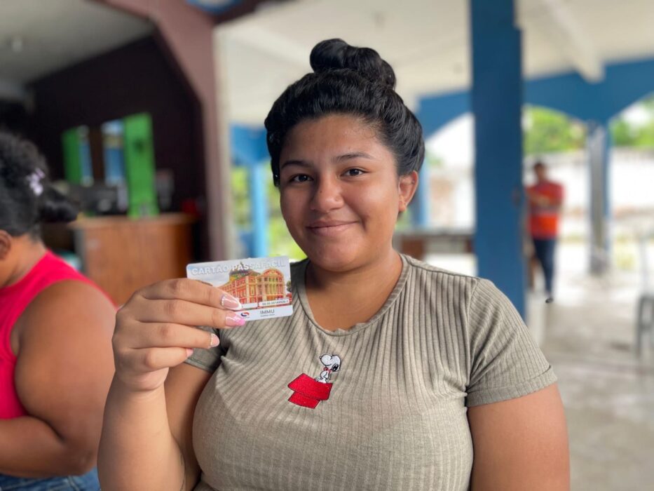 Prefeitura oferece emissão gratuita do cartão PassaFácil em comunidade do bairro Puraquequara