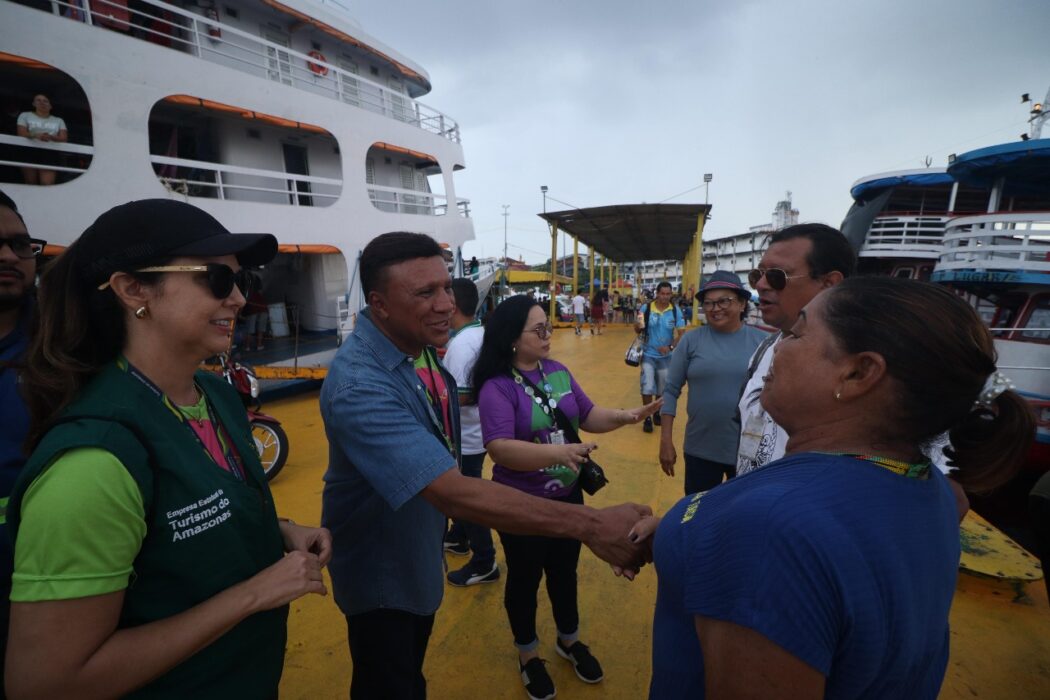 Governo do Amazonas reforça turismo seguro com ação integrada na Balsa Amarela