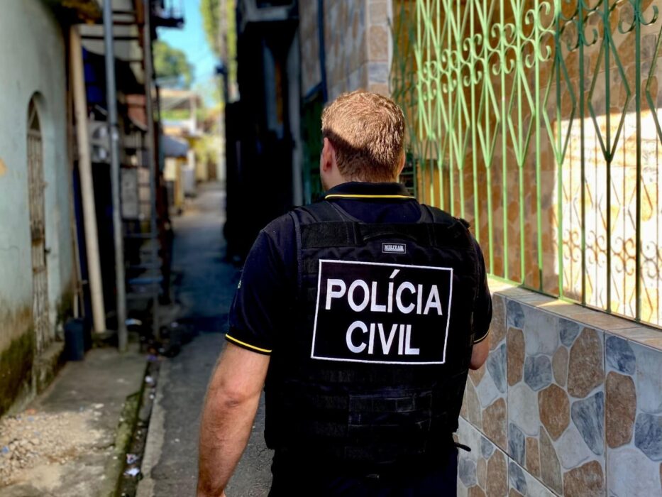 Homem é preso a pós se condenado por tráfico de drogas e associação para o tráfico