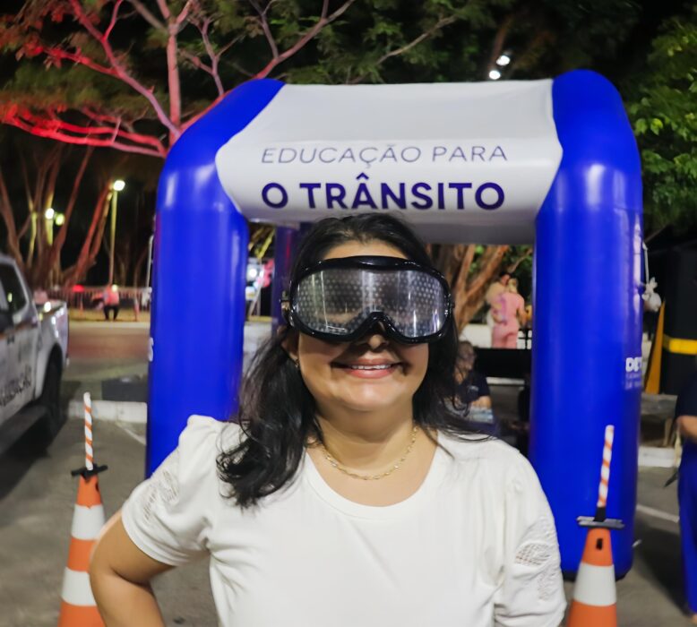 Detran-AM realiza ação educativa na Ponta Negra para conscientizar sobre os riscos no trânsito