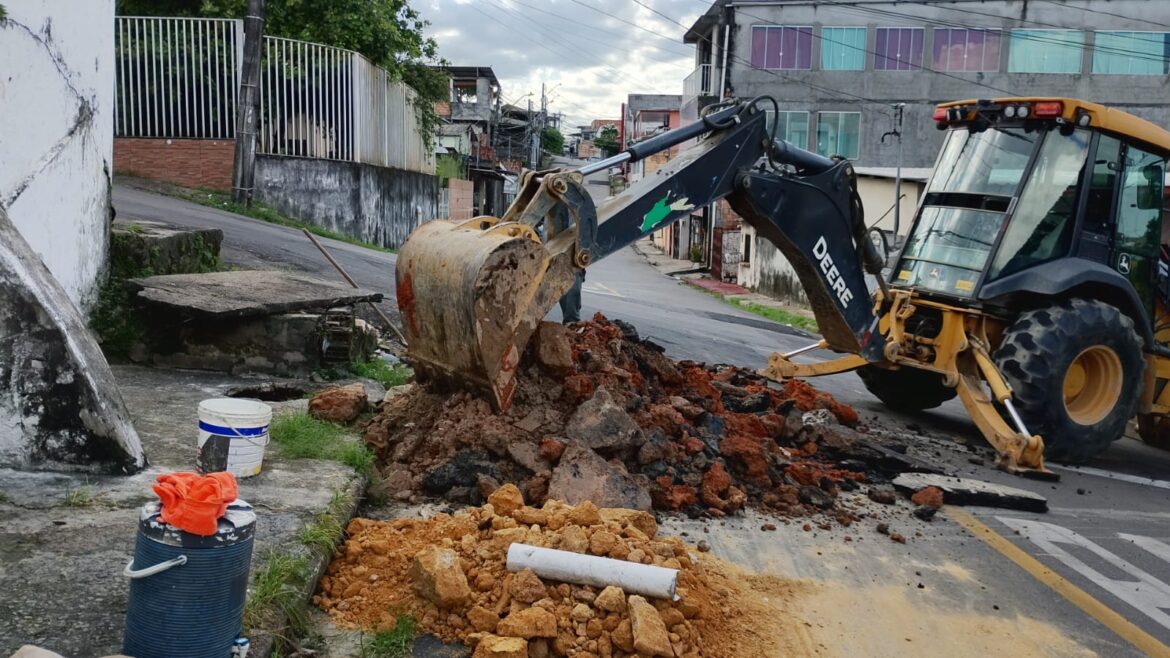 Prefeitura de Manaus realiza manutenção em rede de drenagem e reforça infraestrutura no bairro Alvorada 2