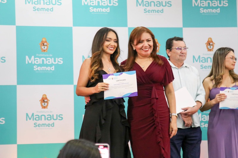 Prefeitura de Manaus realiza formatura de alunos do Programa Ampliando Horizontes da rede municipal de Educação