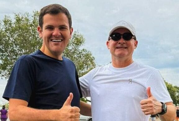 Renato Junior passa o bastão para David Almeida após período como prefeito em exercício