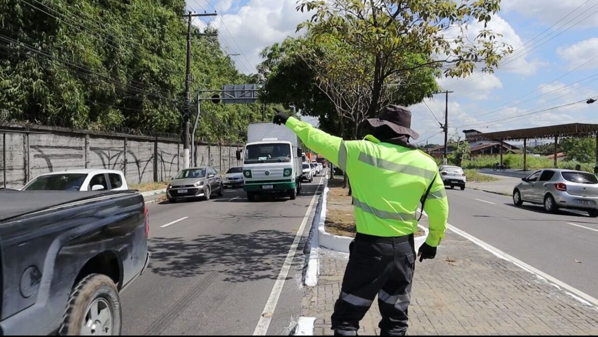 Prefeitura de Manaus monitora tráfego de caminhões fora da faixa regulamentada