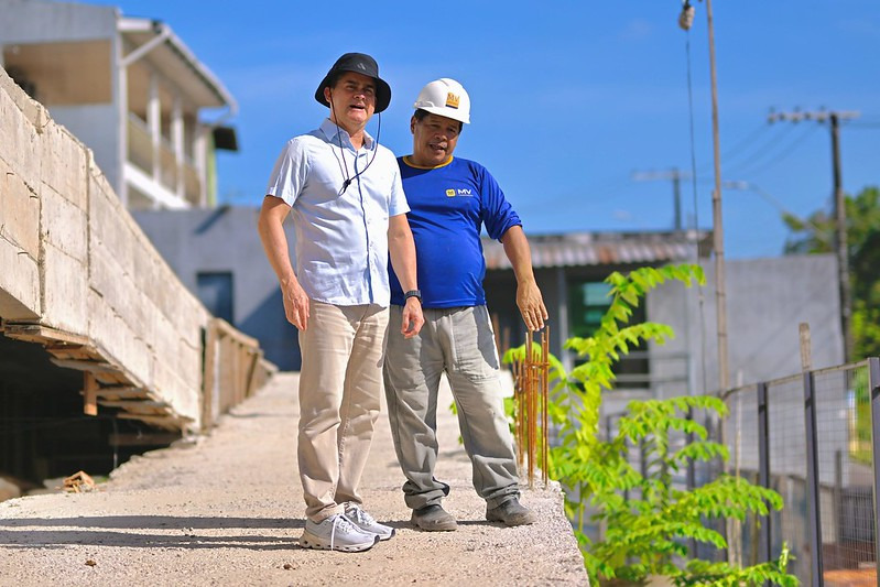 Prefeito David Almeida fiscaliza obras de UBSs nas zonas Oeste e Sul e reforça compromisso com saúde de qualidade para todos
