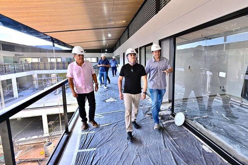 Prefeito David Almeida acompanha avanço das obras da nova sede do Implurb e destaca valorização dos servidores