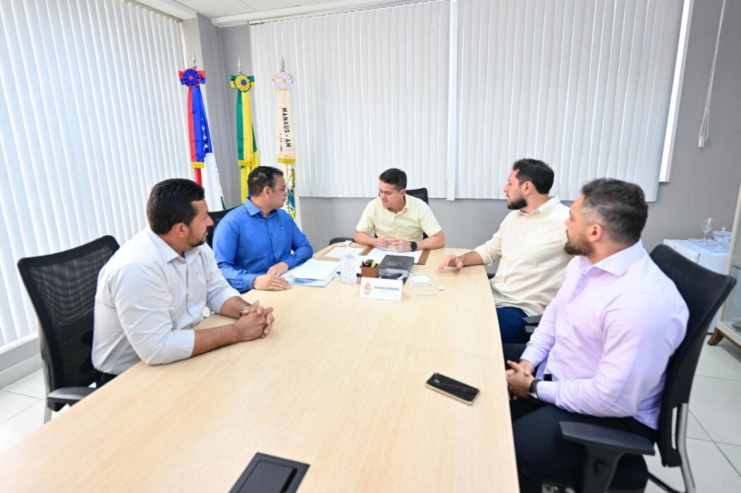 Prefeito David Almeida anuncia repasse de R$ 6 milhões do Proesc para mais de 500 escolas municipais