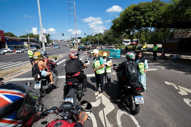 Prefeitura reforça cuidados com segurança no trânsito diante de altos índices de acidentes com motos em Manaus