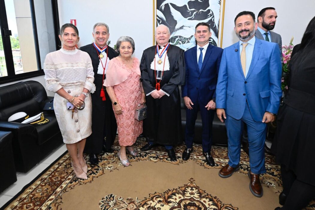 Prefeito David Almeida prestigia posse de novas desembargadoras e reforça compromisso com a valorização das mulheres no poder