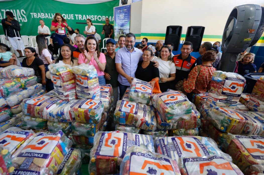 Operação Cheia 2025: Governador Wilson Lima entrega 80 toneladas de alimentos para famílias afetadas pela cheia no Careiro da Várzea