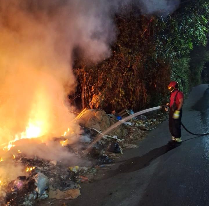 Em 10 dias, Corpo de Bombeiros atendeu 53 ocorrências de incêndio em vegetação urbana e lixeiras clandestinas em Manaus