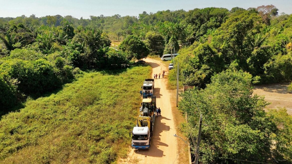 Prefeito David Almeida dá ordem de serviço para asfaltamento de quatro ramais e reforça compromisso com a zona rural de Manaus