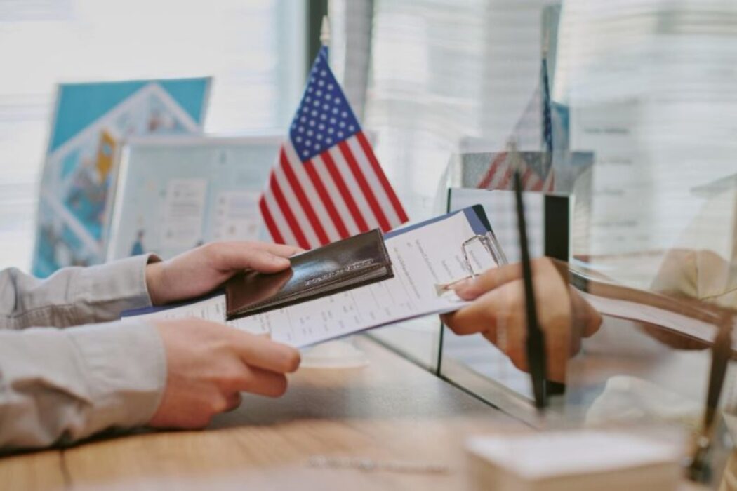 Visto americano para estudo exige análise de redes sociais