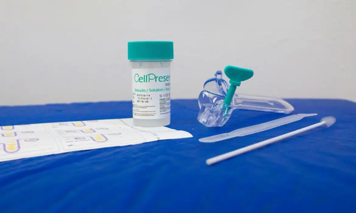 Saiba como é o novo teste do SUS para detectar câncer de colo do útero