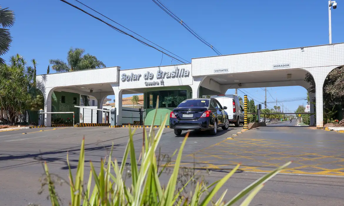 PGR é contra a presença de agentes da PF dentro da casa de Bolsonaro