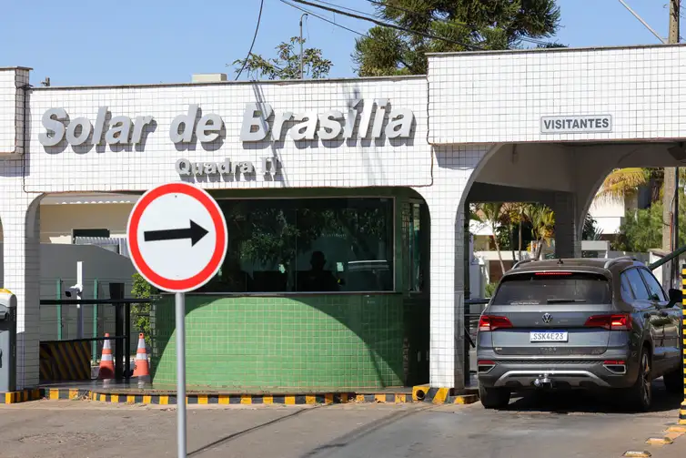 Moraes determina vigilância integral de Bolsonaro pela polícia penal