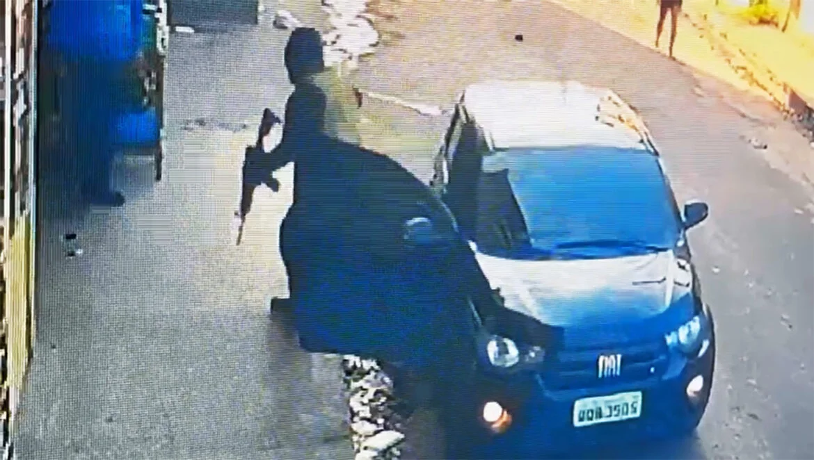 https://policia24h.com.br/wp-content/uploads/2025/08/Criminosos-com-fuzill-manaus-1170x662.jpg