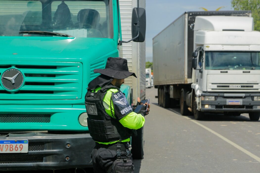 Prefeitura de Manaus reforça operações ‘Cavalo de Aço’ e ‘Carga Pesada’ e ultrapassa 1,6 mil autuações em 2025