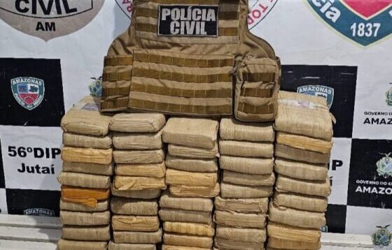 Homem é preso em flagrante com 51 tabletes de maconha avaliados em R$ 500 mil, no Porto de Jutaí