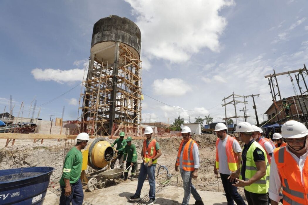 Governador Wilson Lima vistoria avanço de obra de revitalização e ampliação do sistema de abastecimento de água em Codajás