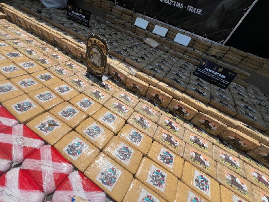 Homem é preso em flagrante com 700 quilos de cocaína pura, avaliados em mais de R$ 40 milhões