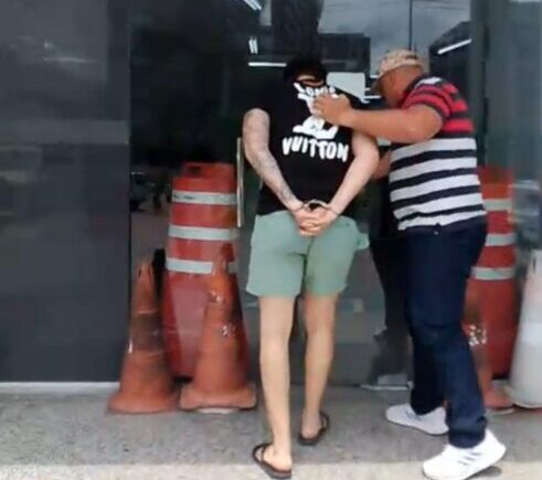 Vídeo: dupla é presa acusada de furtar veículos com uso do dispositivo “Chapolin” em shoppings, feiras e vias públicas de Manaus