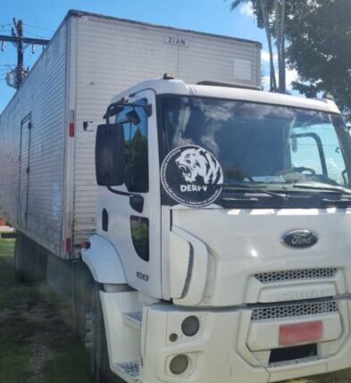 Polícia apreende sete veículos, sendo cinco com sinais de adulteração ou restrição por furto em Manaus