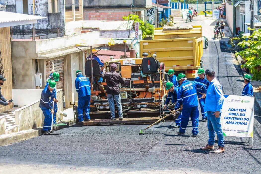 Governo do Estado realiza obras de recuperação do sistema viário em Coari, pelo Programa Asfalta Amazonas