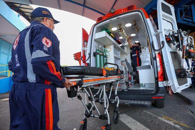 Prefeito David Almeida reforça atendimento pré-hospitalar com entrega de mais cinco novas ambulâncias ao Samu Manaus