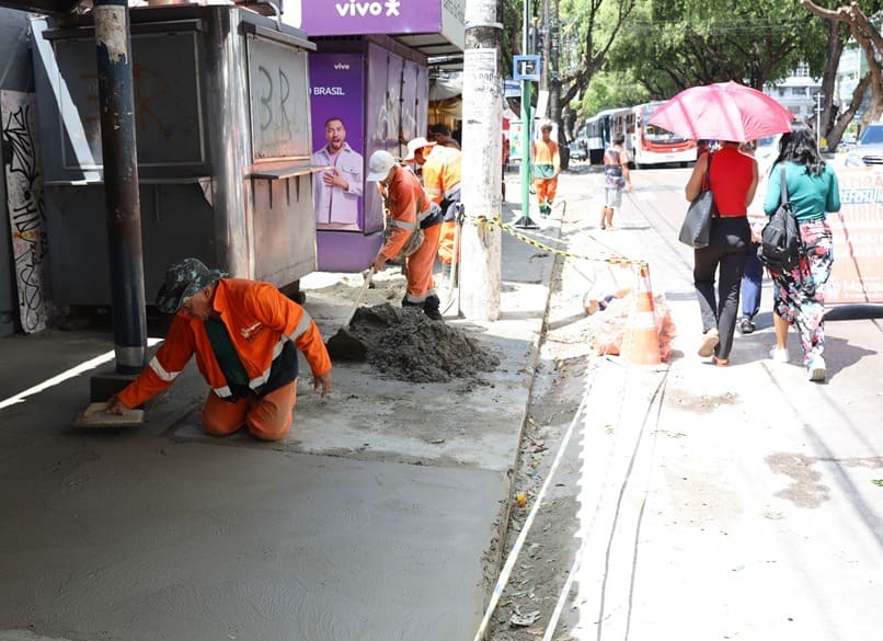 Prefeitura de Manaus avança com revitalização da avenida Getúlio Vargas em ação do Mutirão no Centro
