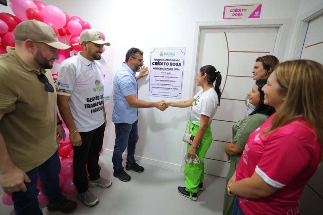 Governador Wilson Lima inaugura ponto fixo do Crédito Rosa em Beruri